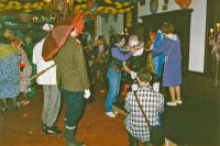 1990-02-25 Prominentendiner clownen 00